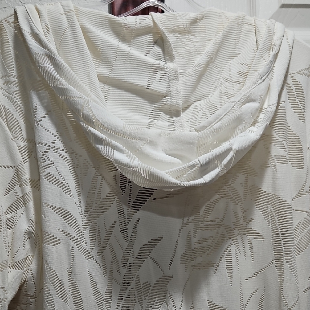 Chic Cream V-Neck Women's Tunic/Swim Suit Cover-up. - Picture 3 of 5